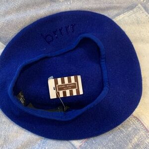 Henry Bendel Brrr baret NWT